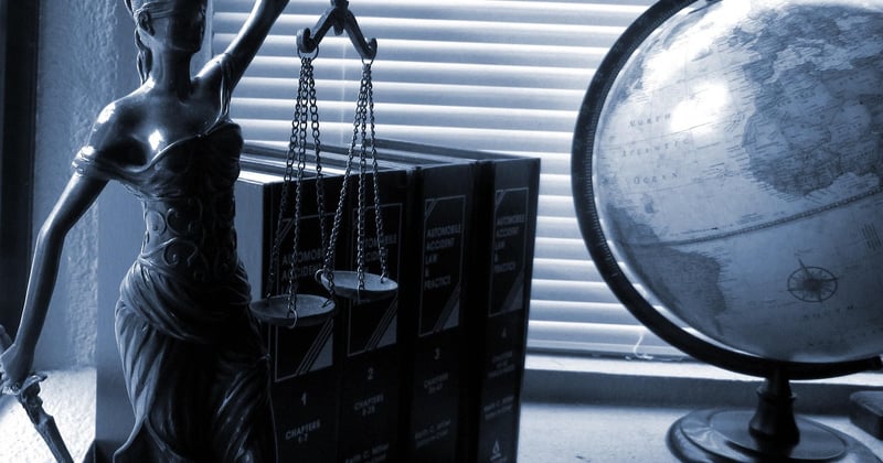 Meurtre ou assassinat : quelle est la véritable différence juridique ?